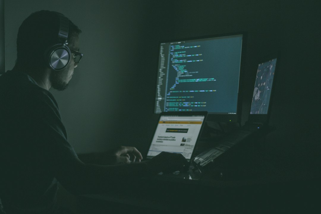 Ordinateur portable illustrant la cybersécurité d’une petite entreprise